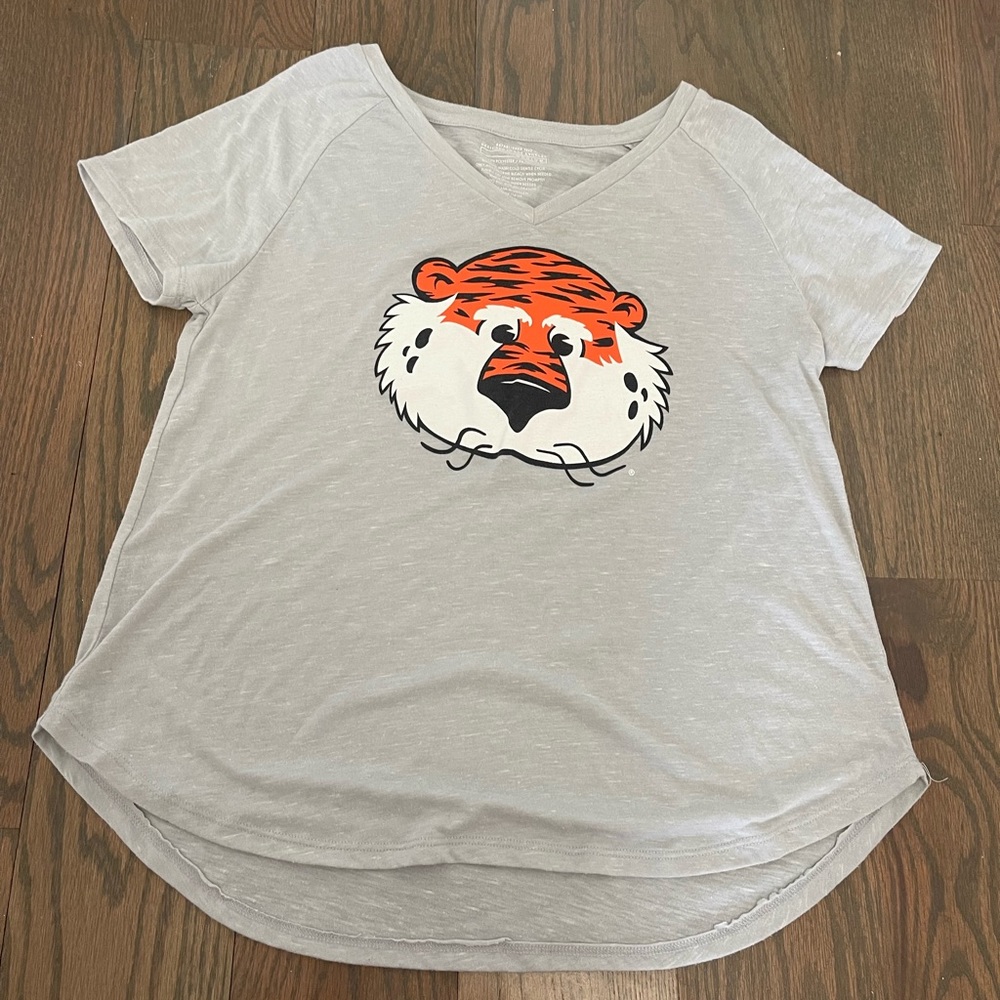 Gray Aubie the Tiger Auburn Spirit Wear T-Shirt in Size Medium